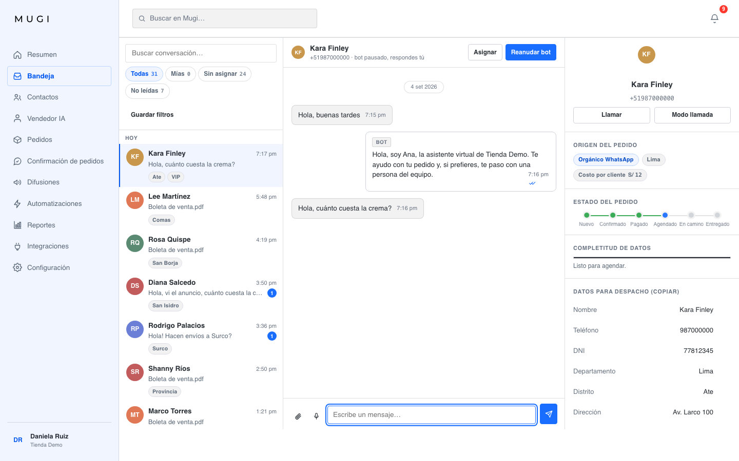 Bandeja de WhatsApp de Mugi con la conversación de una clienta y la ficha de su pedido al lado